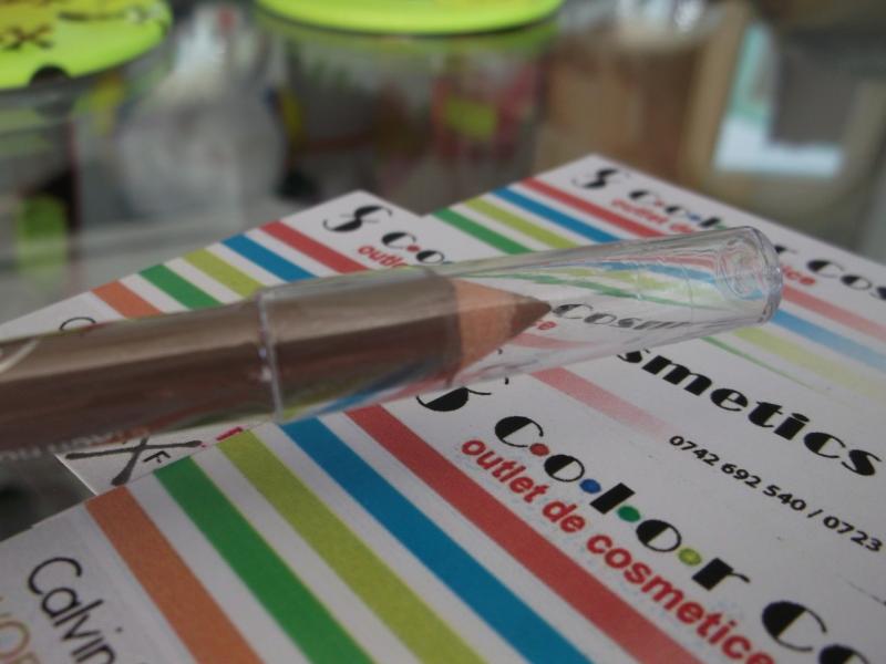 Creion sprancene cu perie W7 Deluxe - Blonde